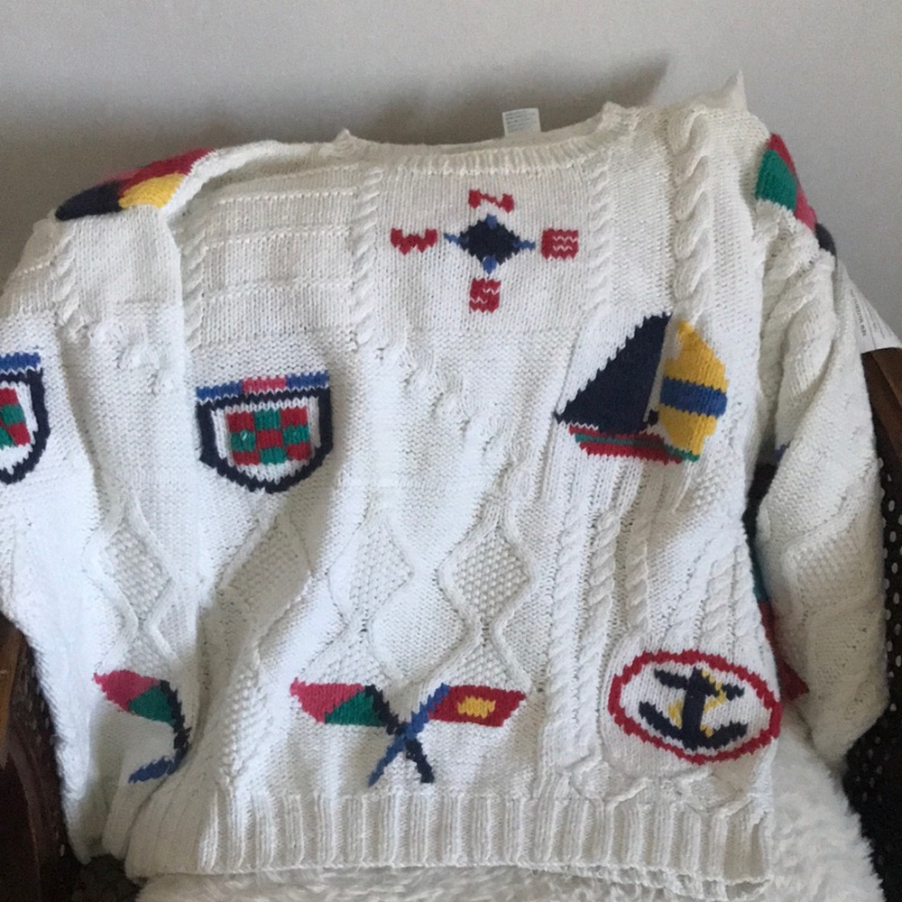 This fun sweater is in very good condition.
